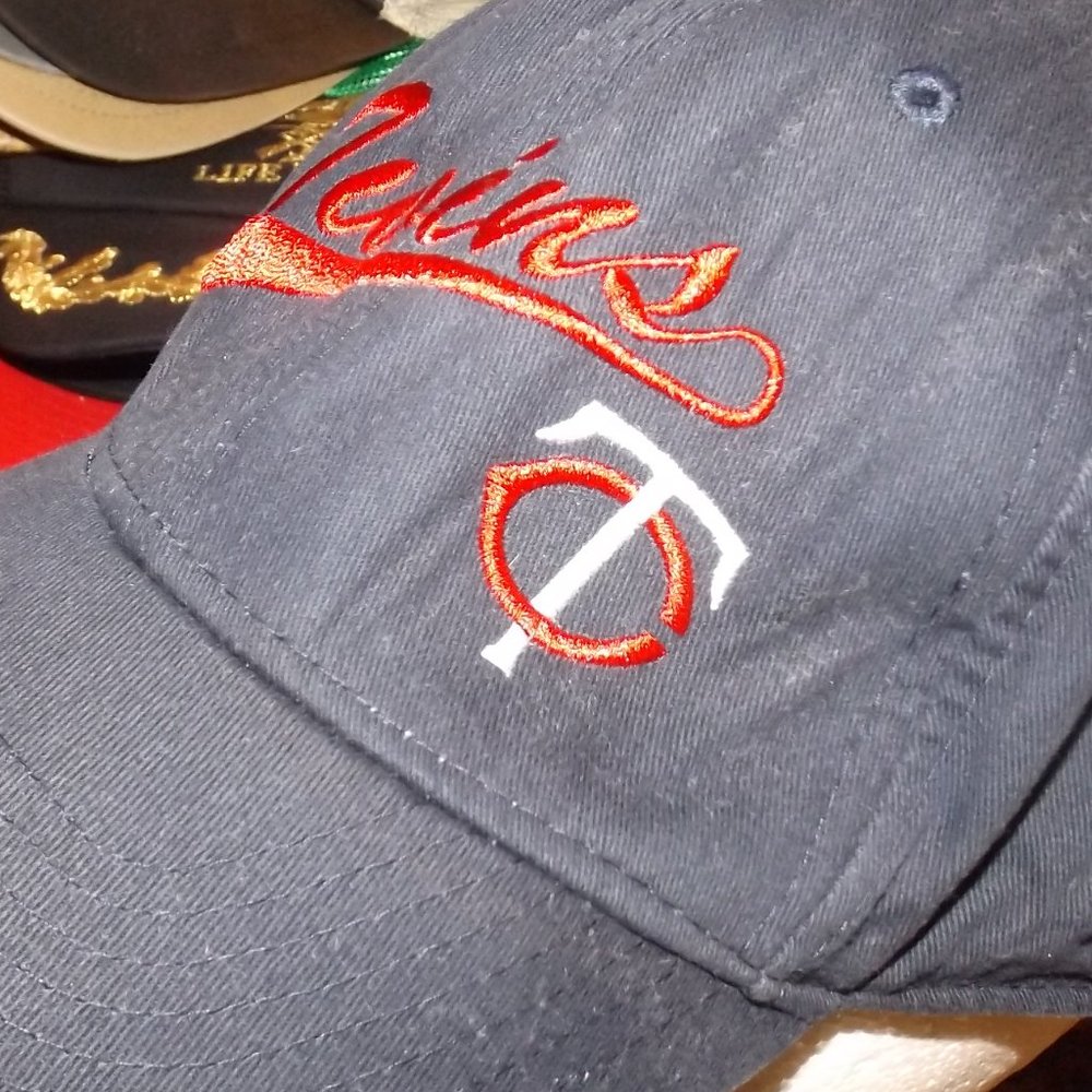 TWINS navy blue baseball cap Adjustable by Fan Favorite